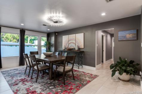 311 E Woodlake Drive San Antonio TX 78229