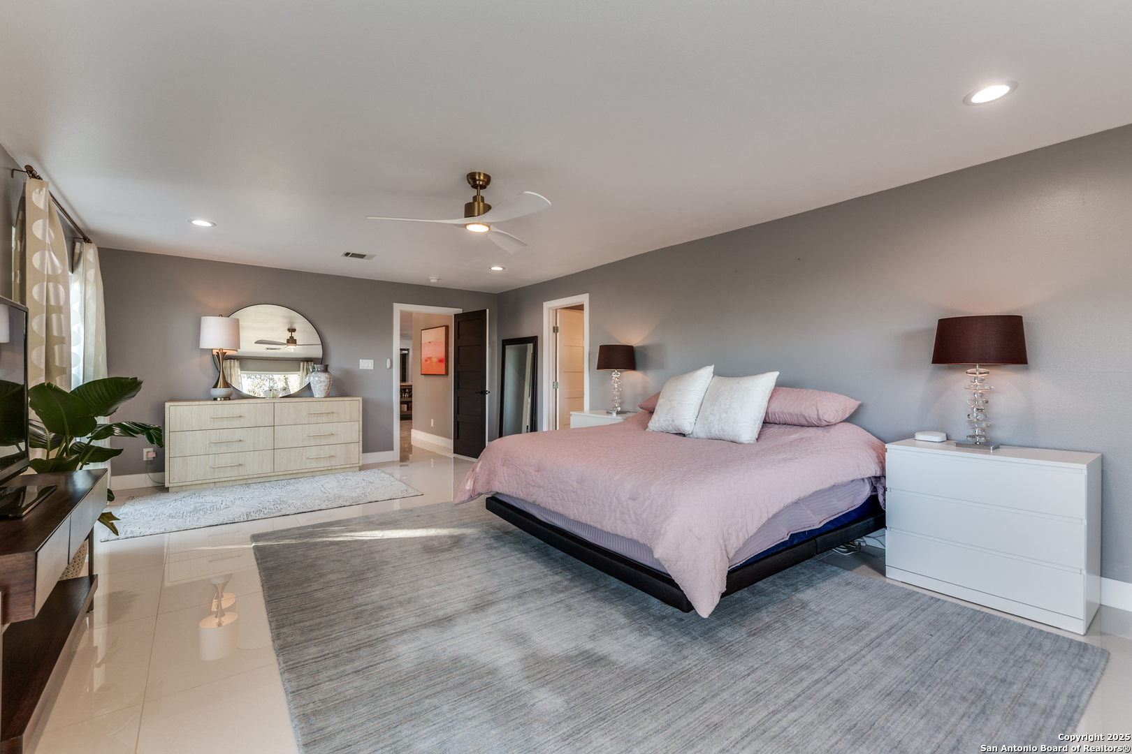 311 E Woodlake Drive San Antonio TX 78229