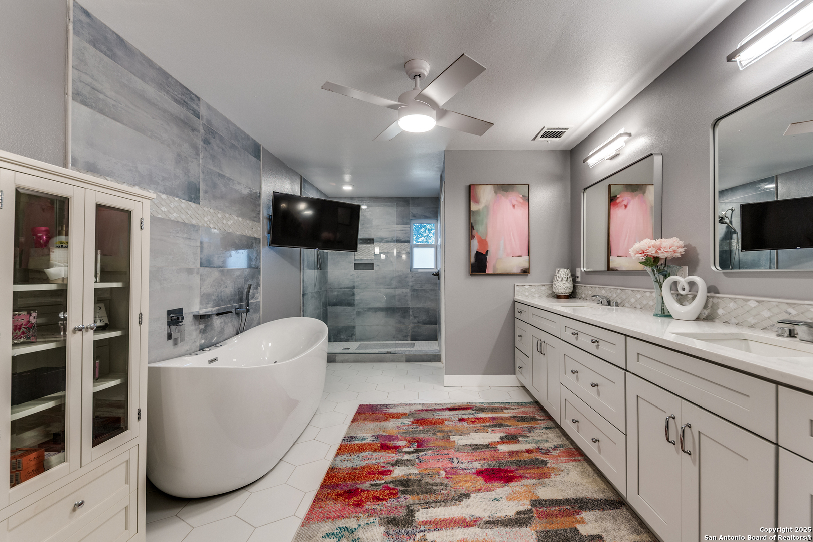 311 E Woodlake Drive San Antonio TX 78229