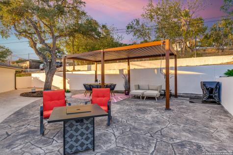 311 E Woodlake Drive San Antonio TX 78229