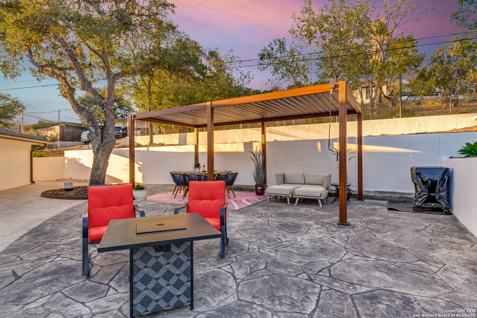 311 E Woodlake Drive San Antonio TX 78229
