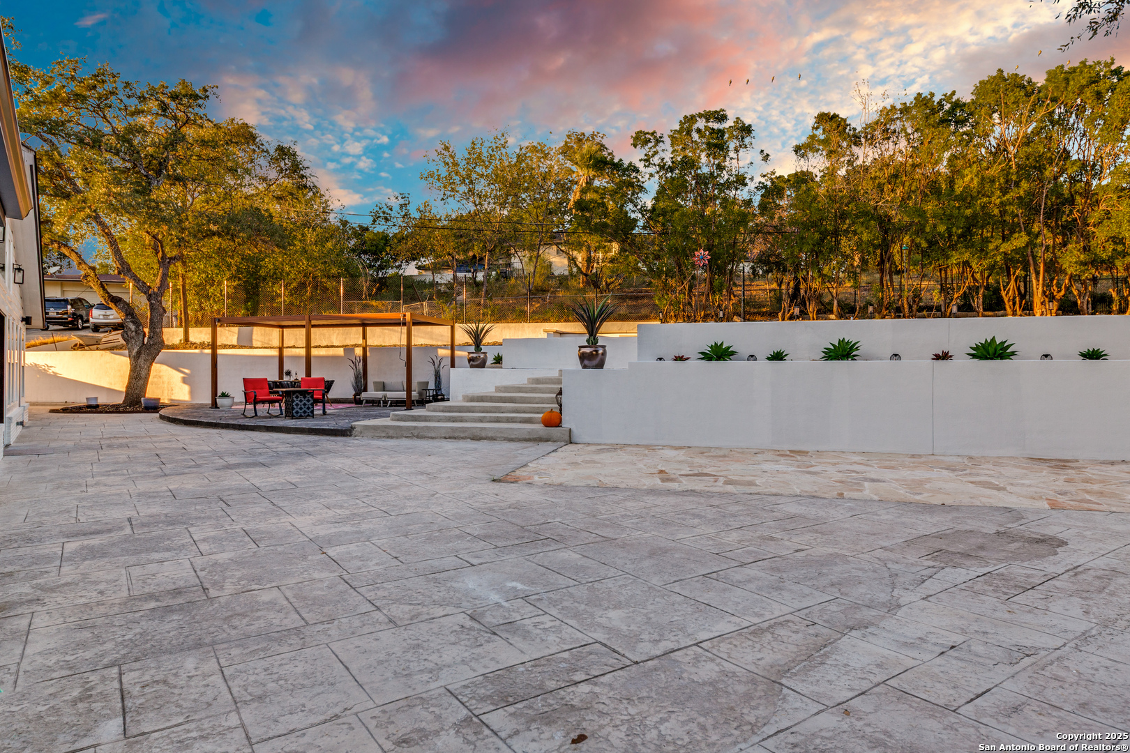 311 E Woodlake Drive San Antonio TX 78229