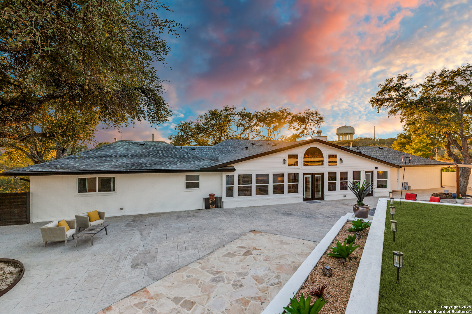 311 E Woodlake Drive San Antonio TX 78229