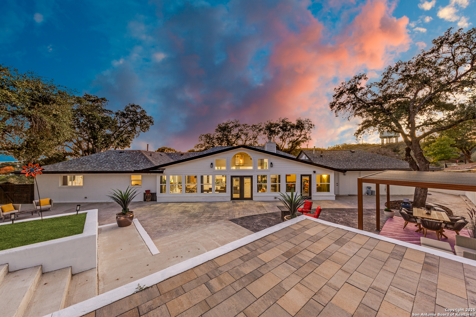 311 E Woodlake Drive San Antonio TX 78229