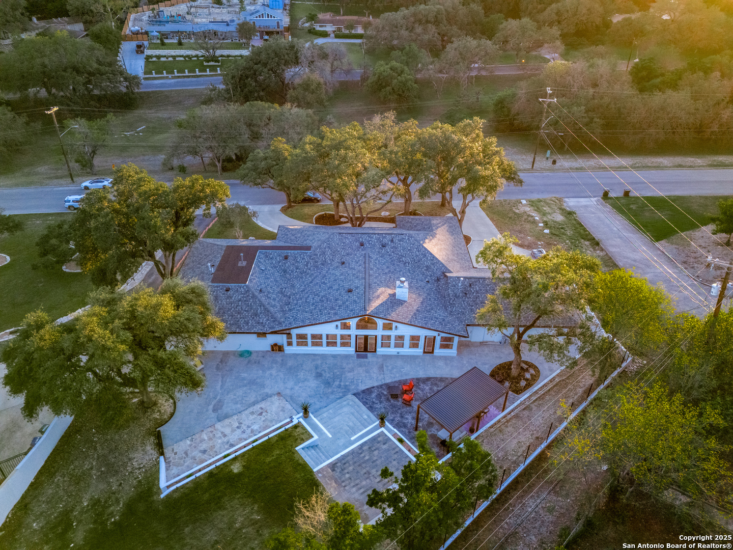 311 E Woodlake Drive San Antonio TX 78229