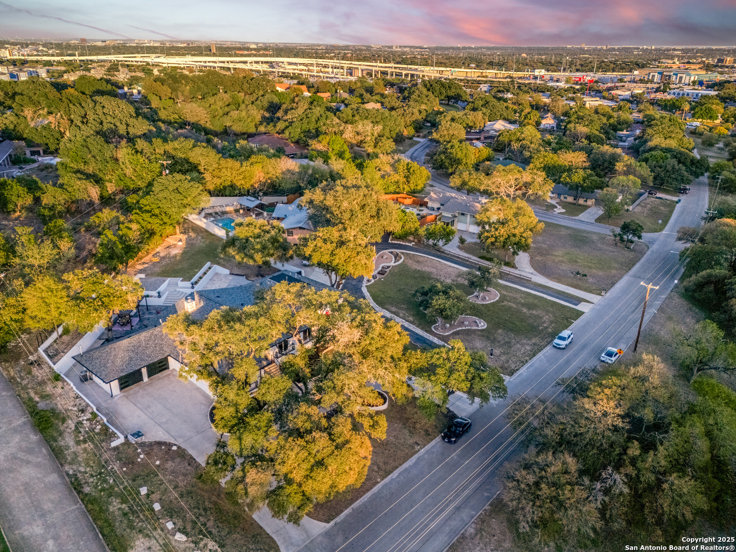 311 E Woodlake Drive San Antonio TX 78229