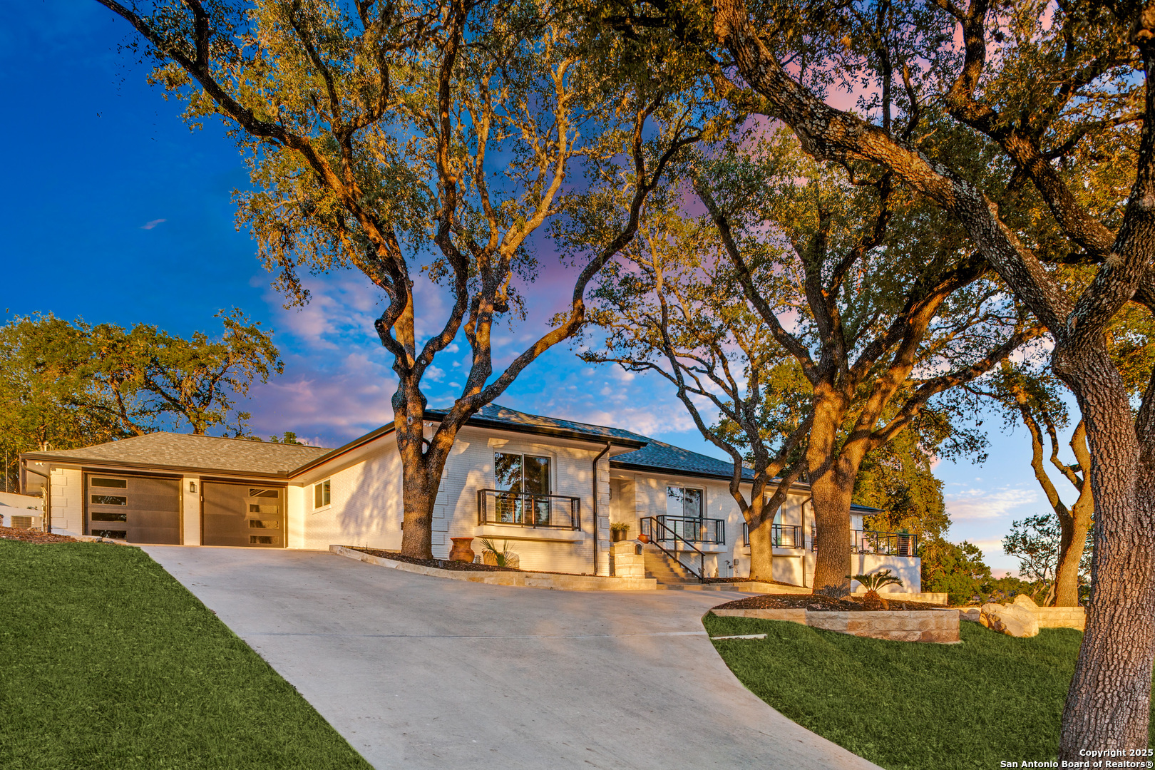 311 E Woodlake Drive San Antonio TX 78229