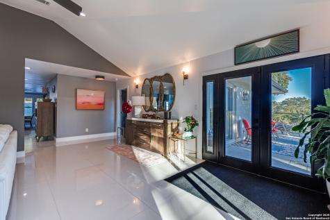 311 E Woodlake Drive San Antonio TX 78229