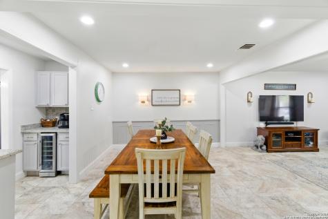 614 Moorside Drive Windcrest TX 78239