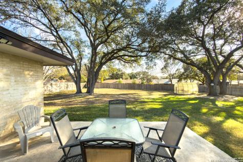 614 Moorside Drive Windcrest TX 78239