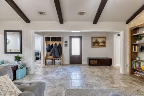 614 Moorside Drive Windcrest TX 78239