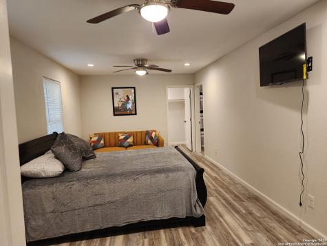 1138 Santa Anna San Antonio TX 78201