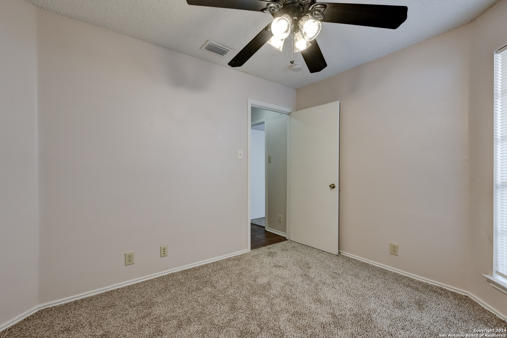 8131 Forest Bow Live Oak TX 78233