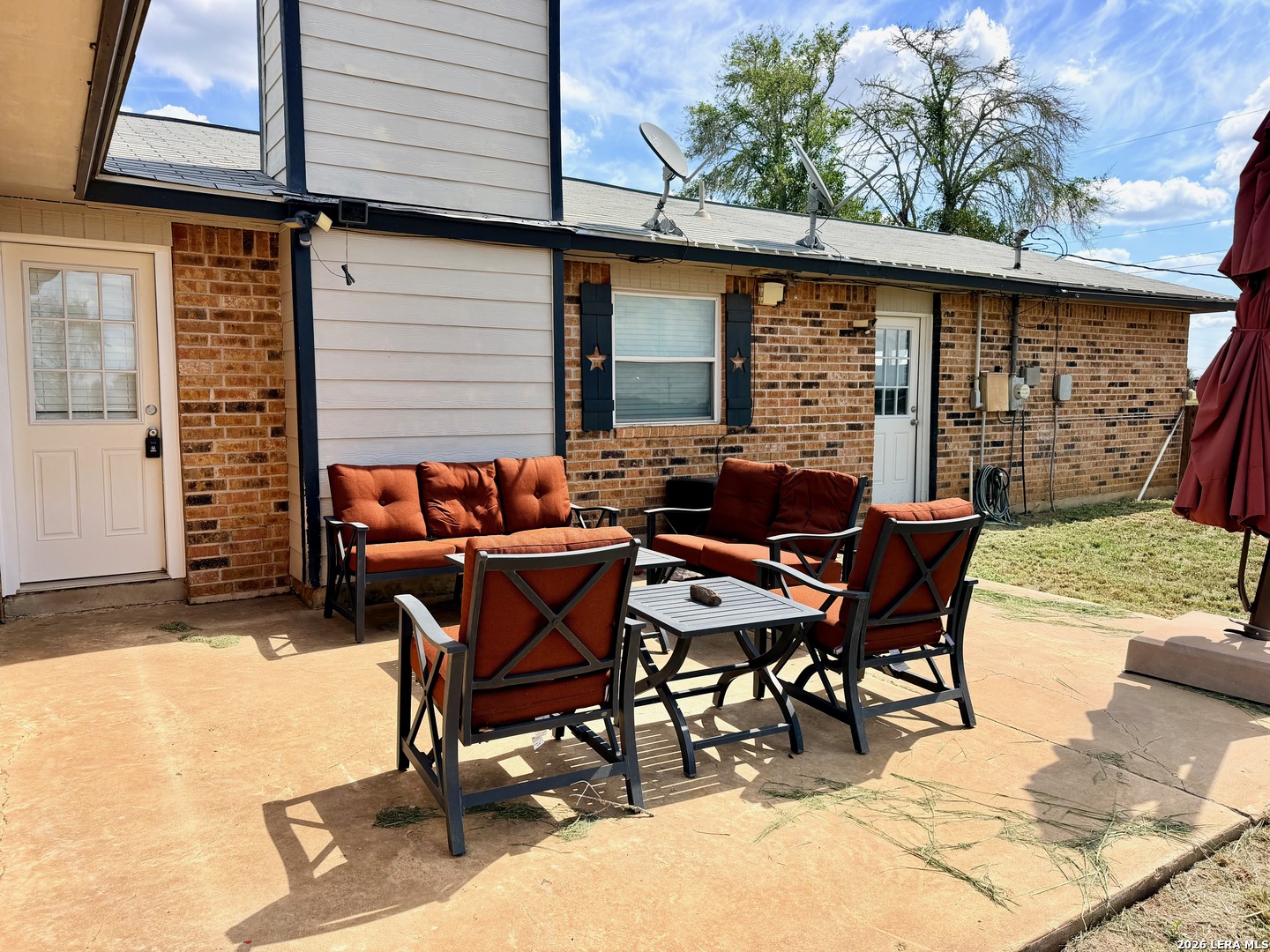 611 Deer Trail Drive Jourdanton TX 78026