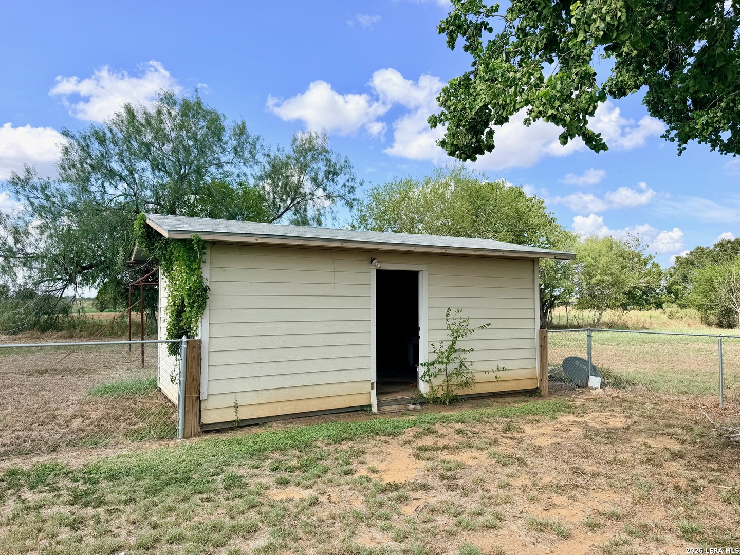 611 Deer Trail Drive Jourdanton TX 78026