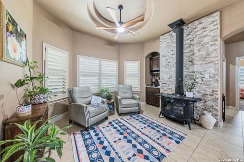 128 Bucks La Vernia TX 78121