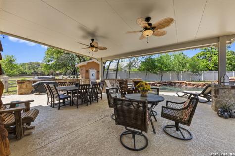 128 Bucks La Vernia TX 78121