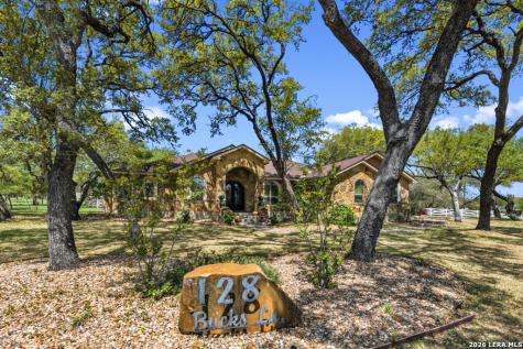 128 Bucks La Vernia TX 78121