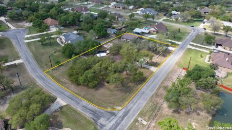 128 Bucks La Vernia TX 78121