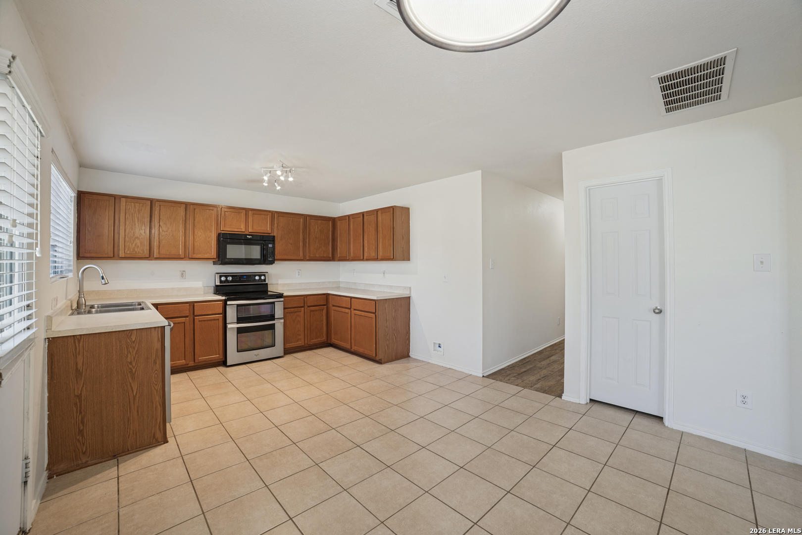 8007 Saratoga Knoll Selma TX 78154