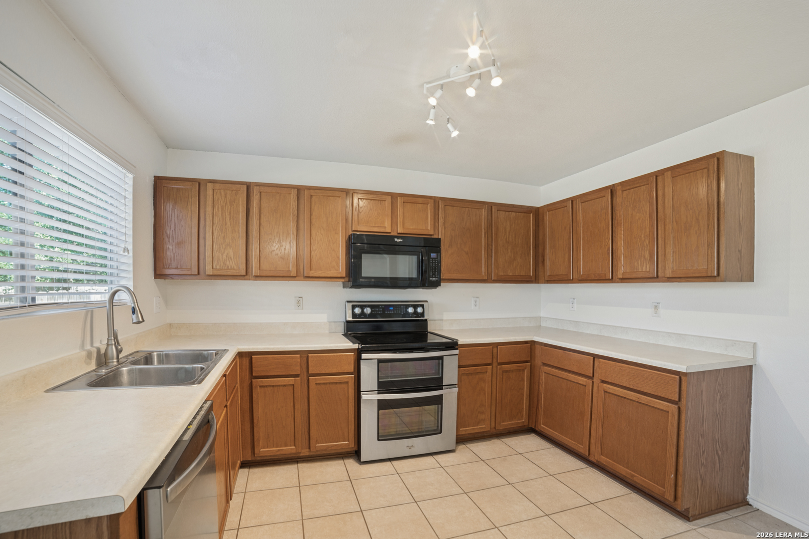 8007 Saratoga Knoll Selma TX 78154