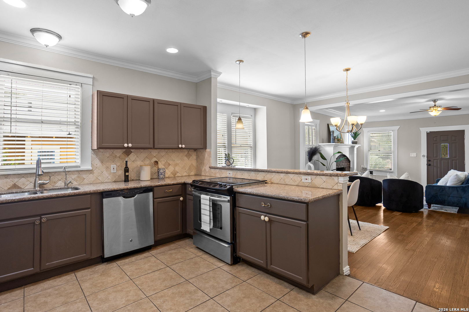 624 W Agarita San Antonio TX 78212