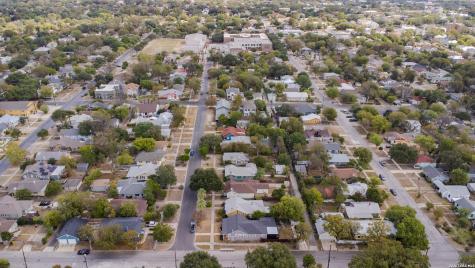 624 W Agarita San Antonio TX 78212