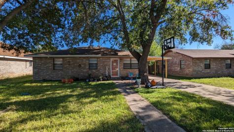 15 Rosebud Circle Uvalde TX 78801