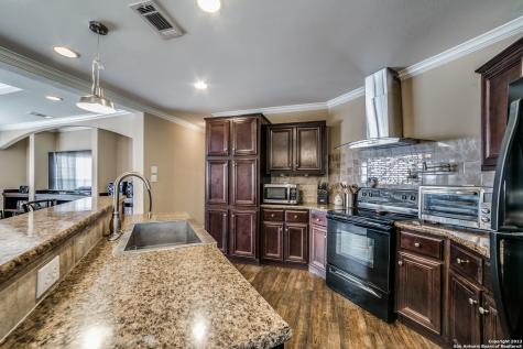 660 Sherwood Forest Drive Poteet TX 78065