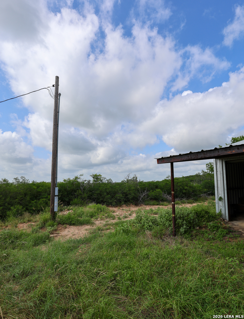 8711 County Road 1301 Moore TX 78057