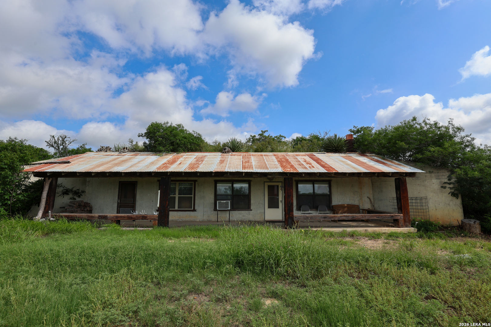 8711 County Road 1301 Moore TX 78057