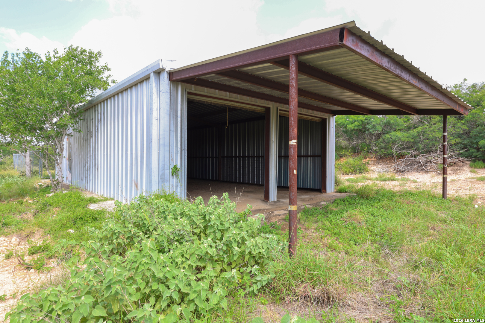 8711 County Road 1301 Moore TX 78057