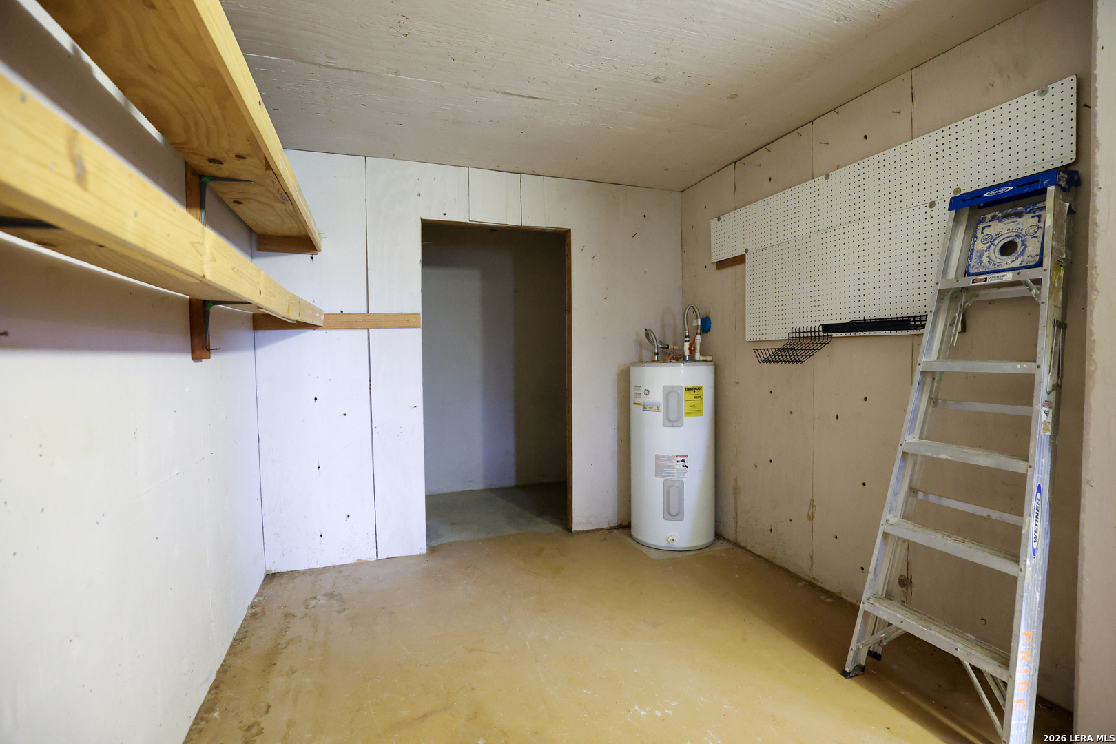 8711 County Road 1301 Moore TX 78057