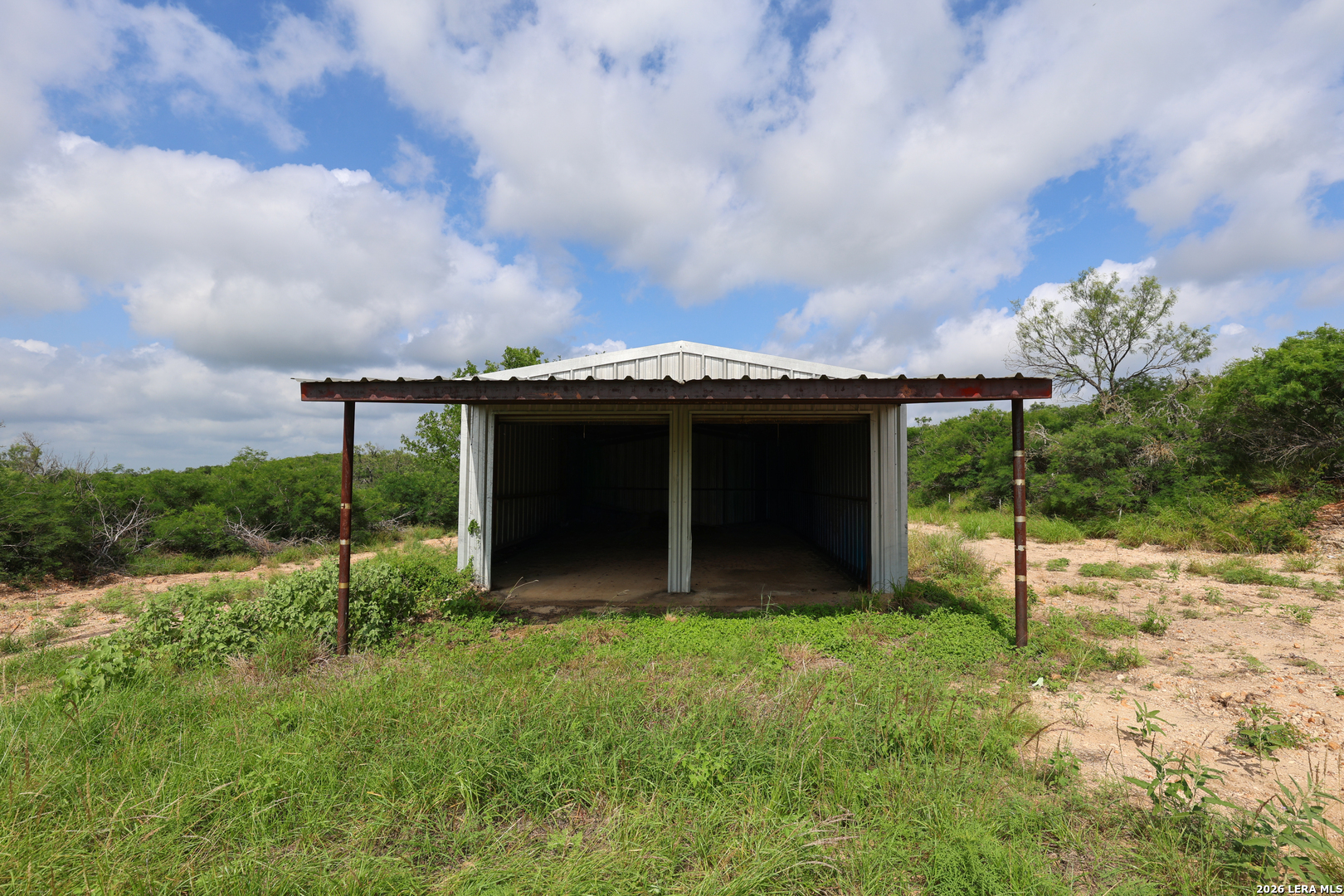 8711 County Road 1301 Moore TX 78057