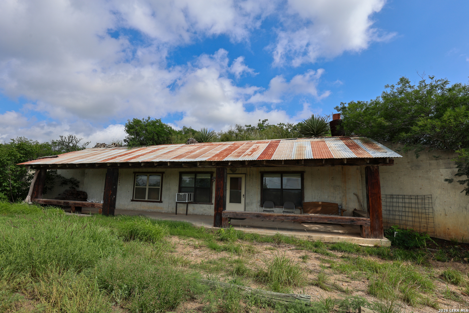 8711 County Road 1301 Moore TX 78057