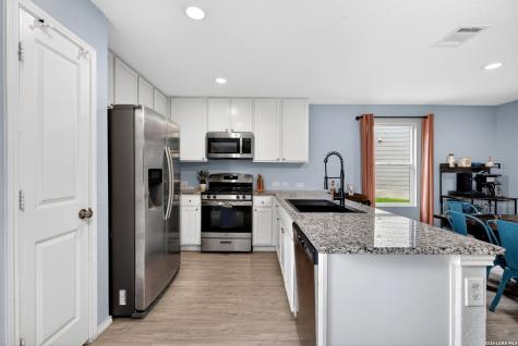 10111 Gap Creek San Antonio TX 78254