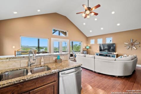 617 Lake Island Canyon Lake TX 78133