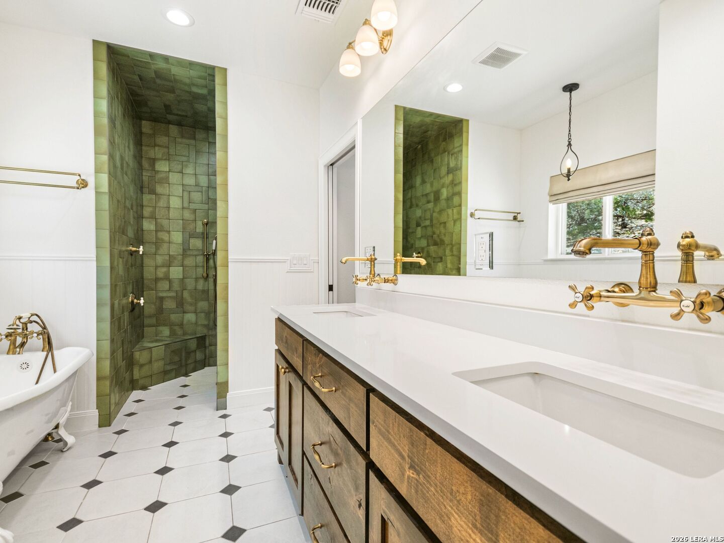 223 Canyon View Drive Pipe Creek TX 78063
