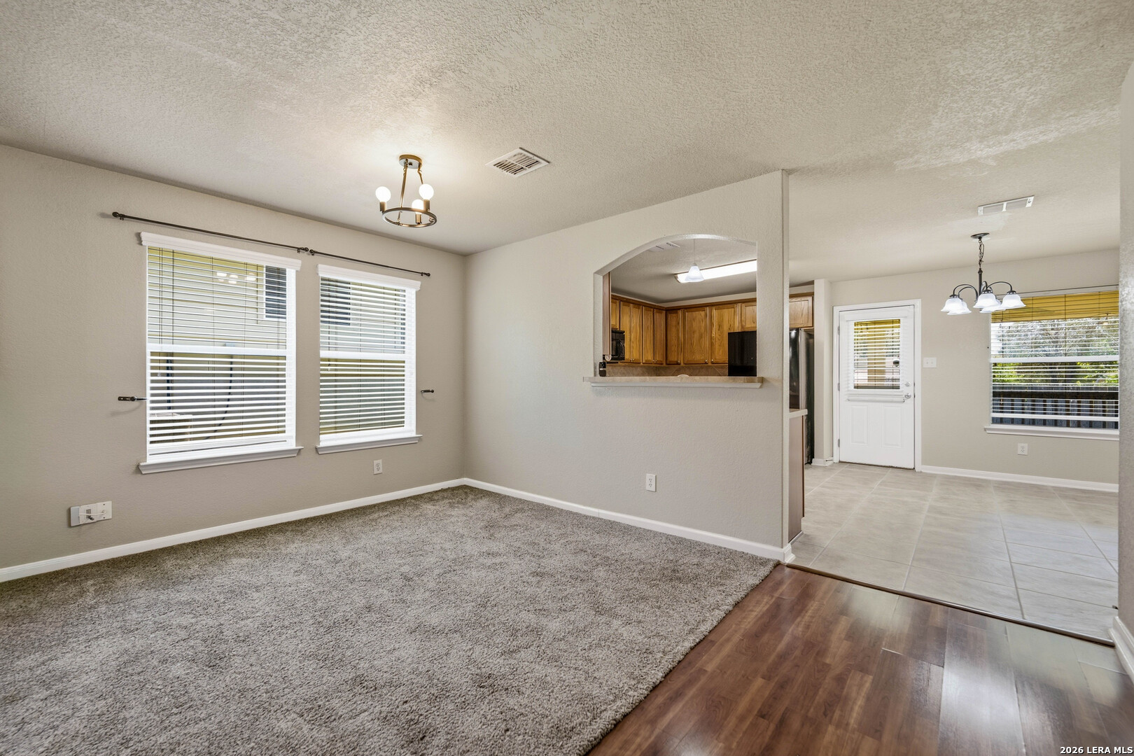8214 Comanche Pass Converse TX 78109