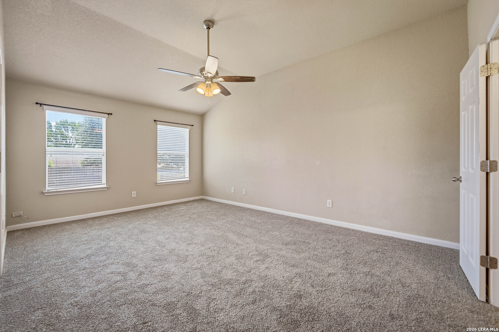 8214 Comanche Pass Converse TX 78109