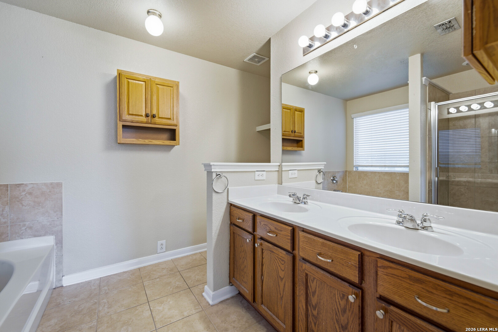 8214 Comanche Pass Converse TX 78109