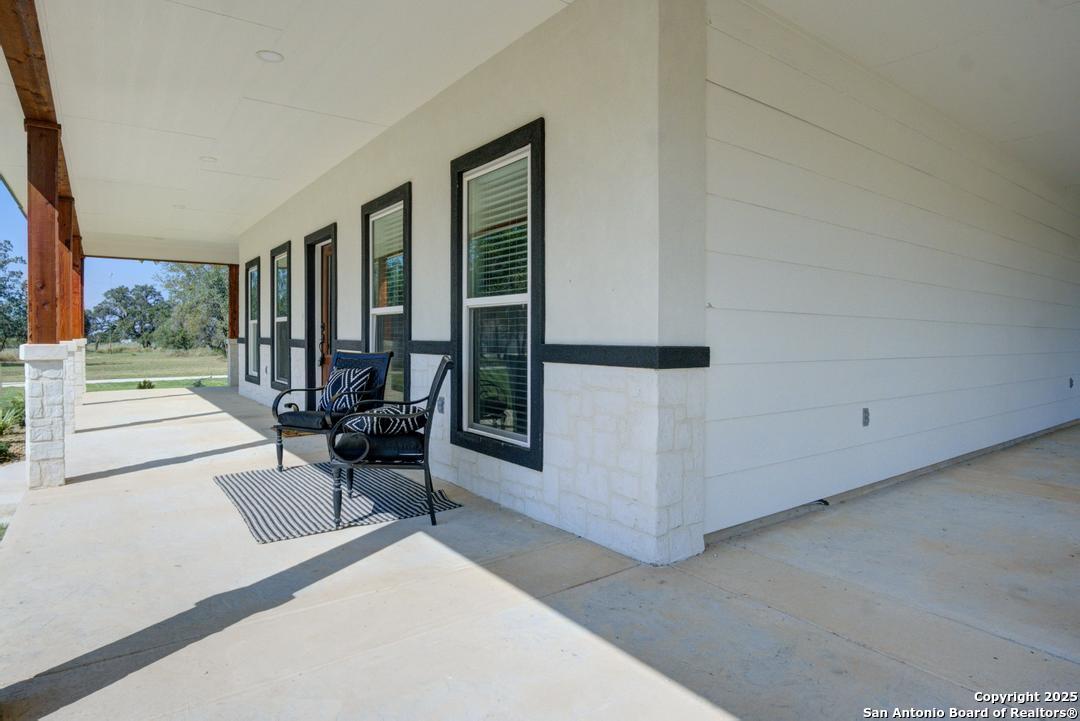 140 County Road 6871 Natalia TX 78059