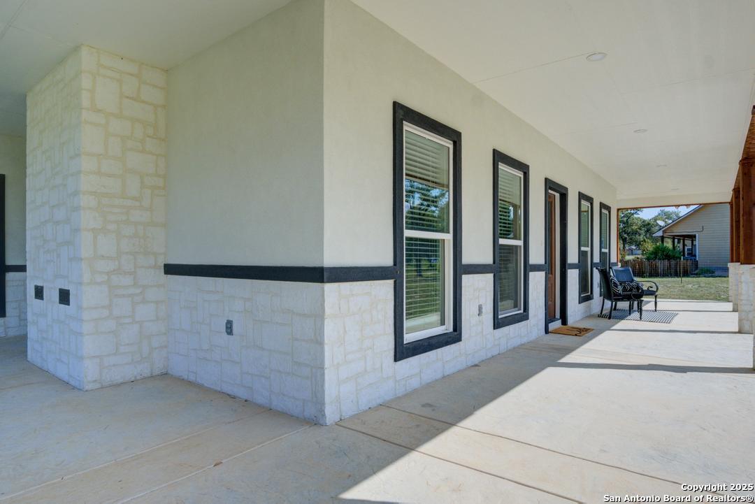 140 County Road 6871 Natalia TX 78059