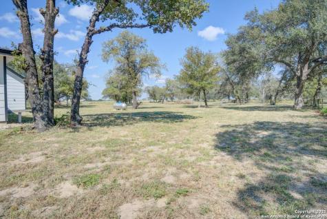 140 County Road 6871 Natalia TX 78059