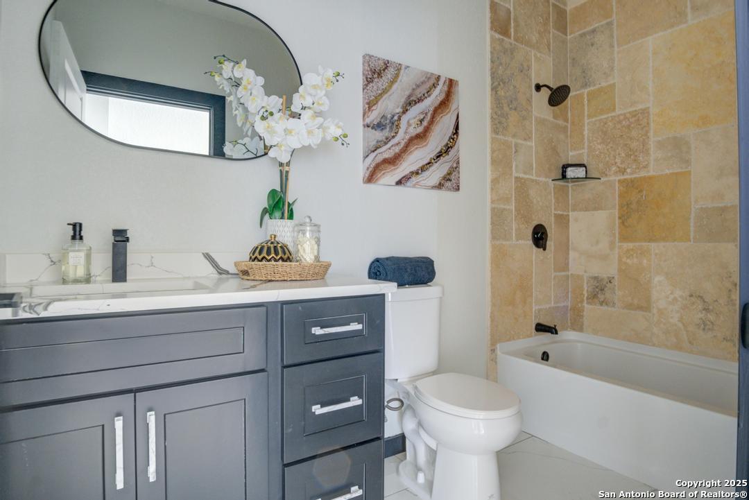 140 County Road 6871 Natalia TX 78059