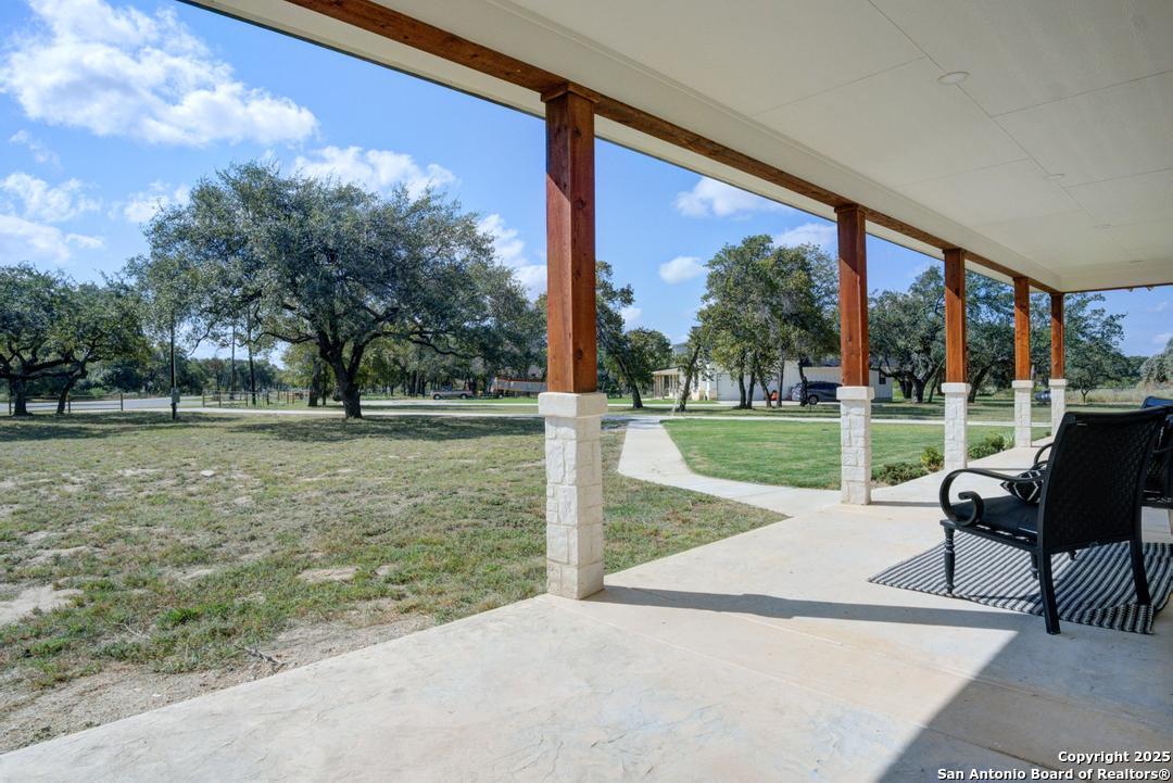 140 County Road 6871 Natalia TX 78059