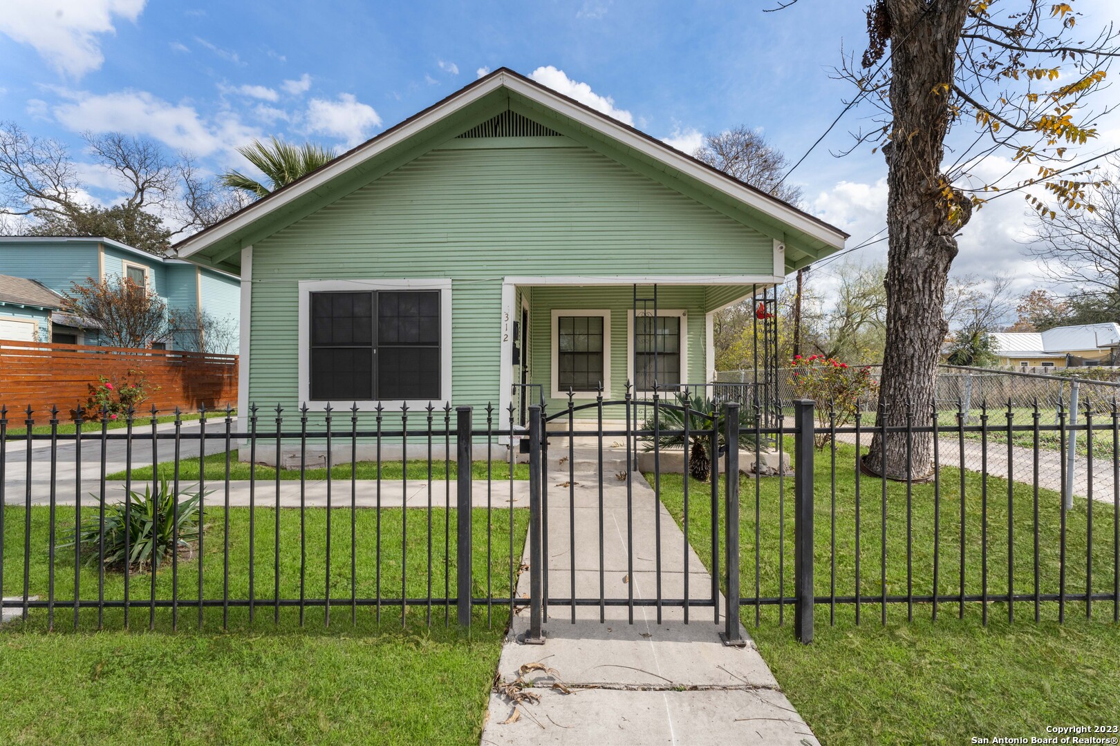 312 N Chupaderas Street San Antonio TX 78207