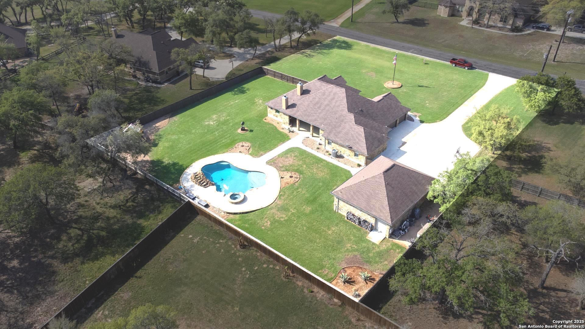 133 Woodlands Drive La Vernia TX 78121