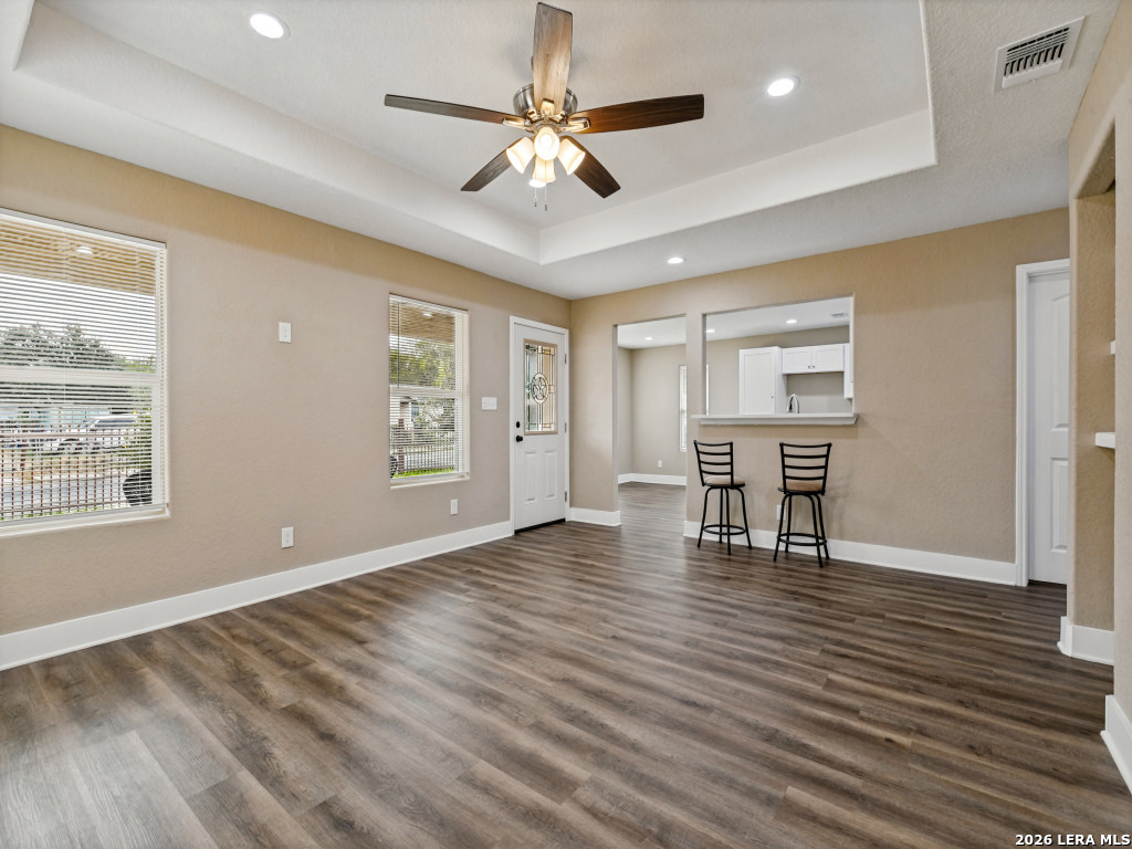 159 N San Gabriel San Antonio TX 78237