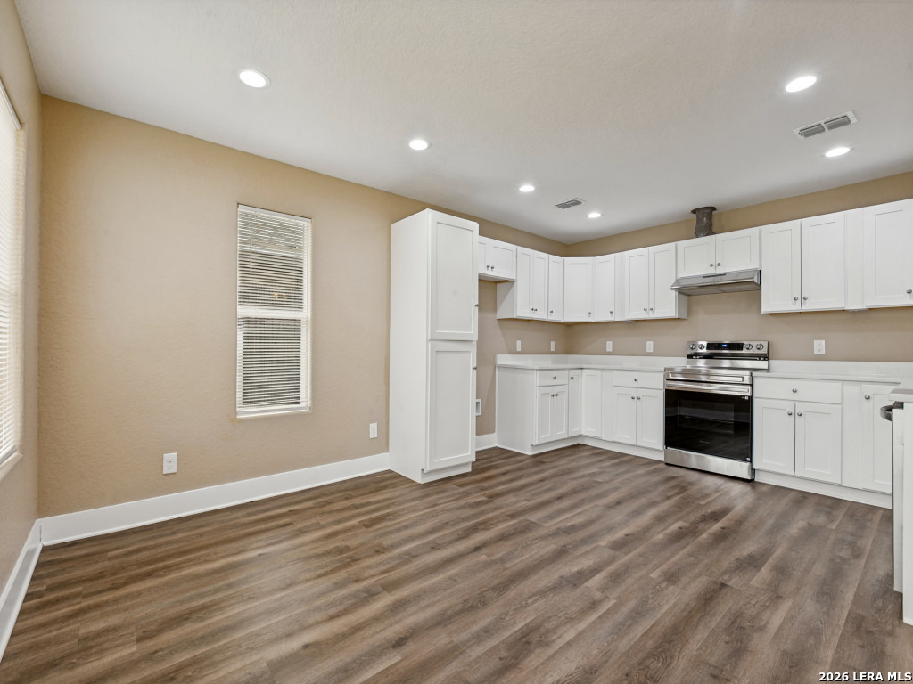 159 N San Gabriel San Antonio TX 78237